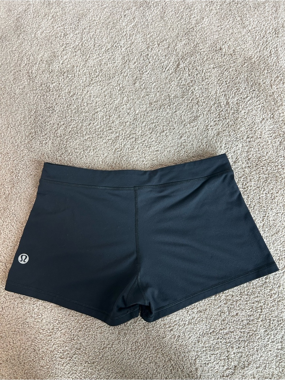 Lululemon Athletica Black Retro Low Rise Short Shorts Sz 10 Workout Gym Runnin - Picture 3 of 9